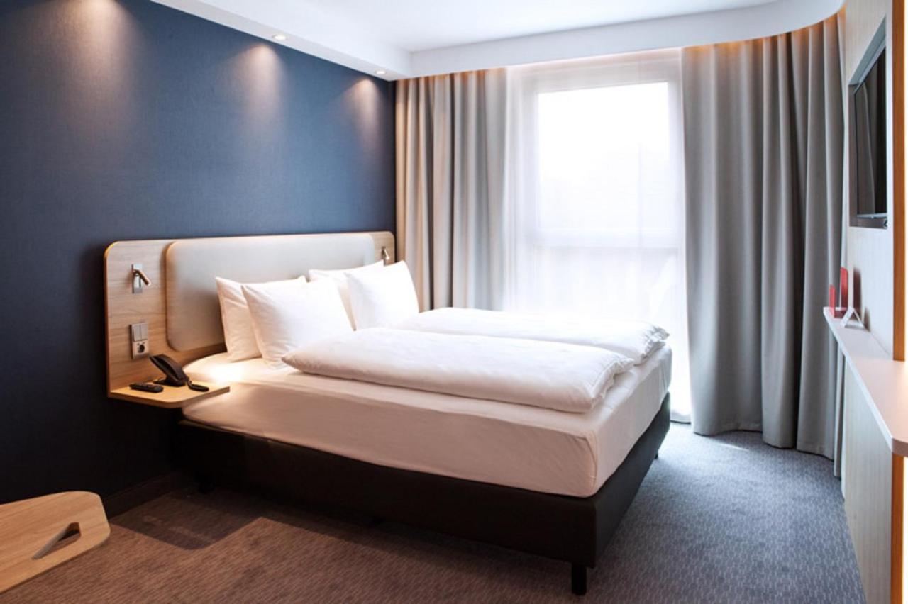 Holiday Inn Express Fuerth By Ihg Εξωτερικό φωτογραφία